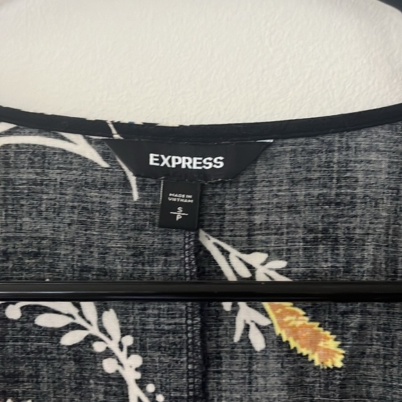 Express Floral Print Wrap Long Sleeve Ruffle Dress Size S - Picture 6 of 10